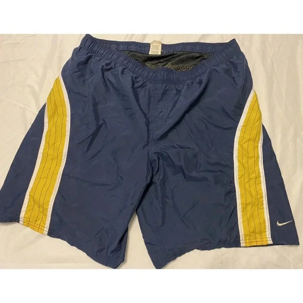 NIKE VINTAGE SWIM TRUNKS MENS XL - INSIDE LINING-  BACK POCKET - GOOD CONDITION